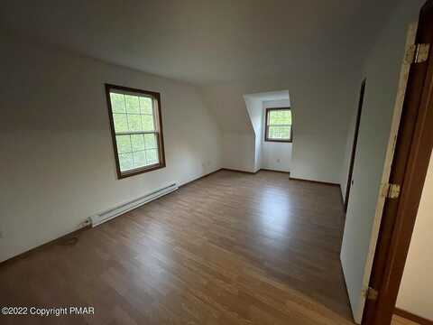 Country Place, TOBYHANNA, PA 18466