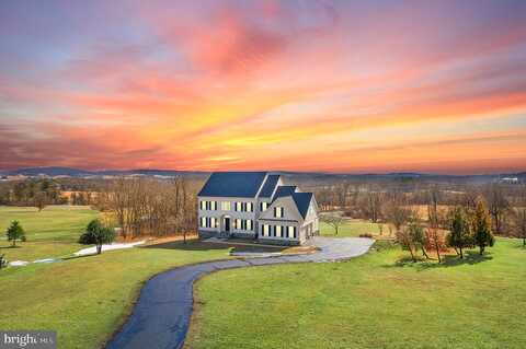 April, LOVETTSVILLE, VA 20180