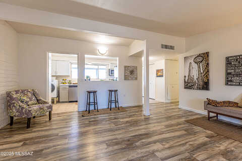 George Truit, CORONA DE TUCSON, AZ 85641