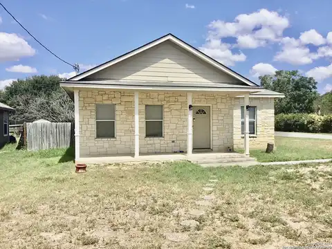 Upson, DEVINE, TX 78016