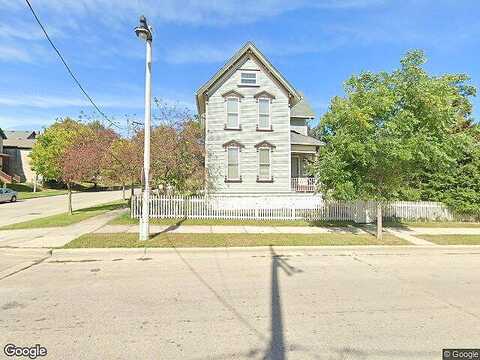 Brown, MILWAUKEE, WI 53212