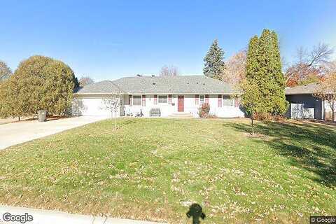 Lois, MINNEAPOLIS, MN 55439