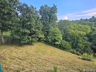 Pine Meadows, HILLSVILLE, VA 24343