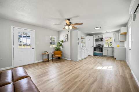 Live Oak St, Alvarado, TX 76009