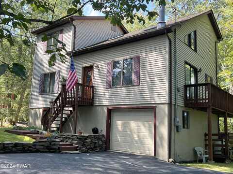 Surrey, HAWLEY, PA 18428