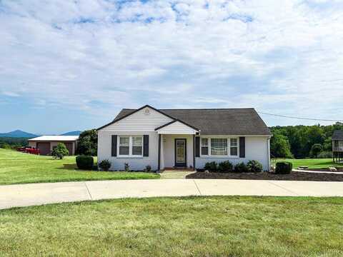Everett, FOREST, VA 24551