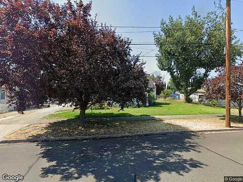 Maple, MEDFORD, OR 97501