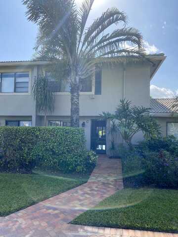 Stratford Dr E, Boynton Beach, FL 33436