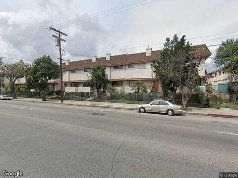 Saticoy St, Reseda, CA 91335