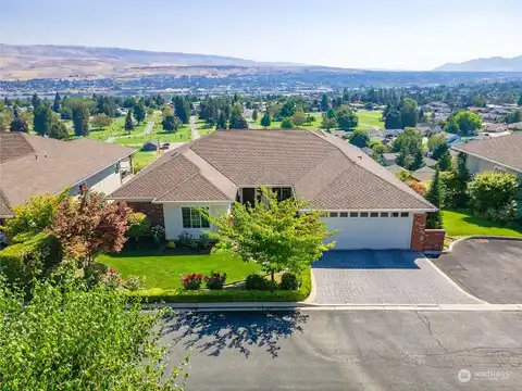 Broadway, WENATCHEE, WA 98801