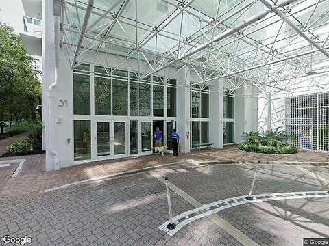 5Th, MIAMI, FL 33131