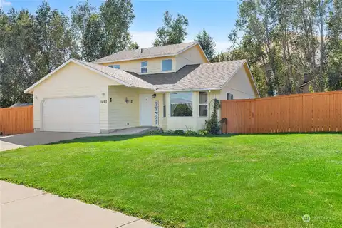 Kayla, WENATCHEE, WA 98801