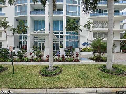 Bayshore Dr, Fort Lauderdale, FL 33304