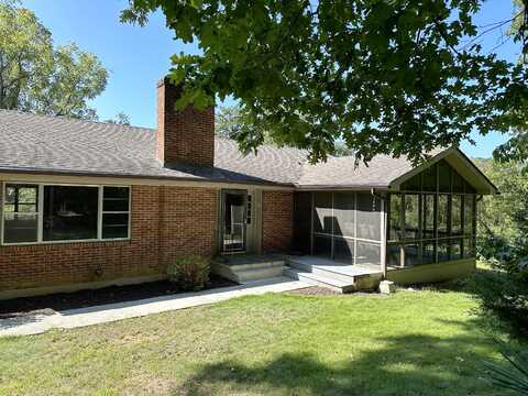 Lipps, ROANOKE, VA 24018