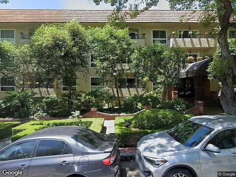 N Sweetzer Ave, West Hollywood, CA 90069