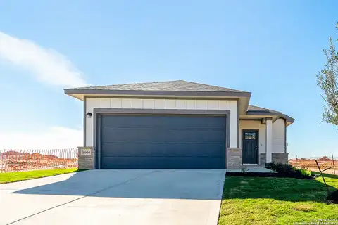 Hazel Birch, ELMENDORF, TX 78112
