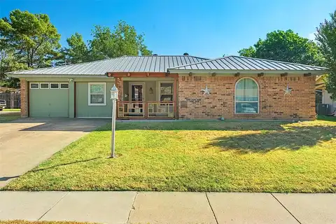 Linda, BURLESON, TX 76028