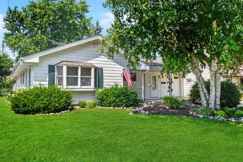 Lincoln W Dr, West Bend, WI 53095