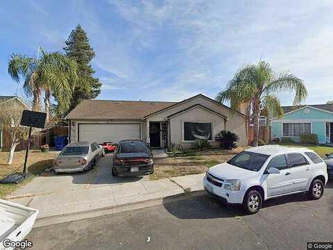 Garden Circle Dr E, Manteca, CA 95336