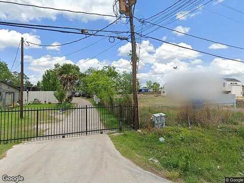 Julia St Street B, Houston, TX 77022