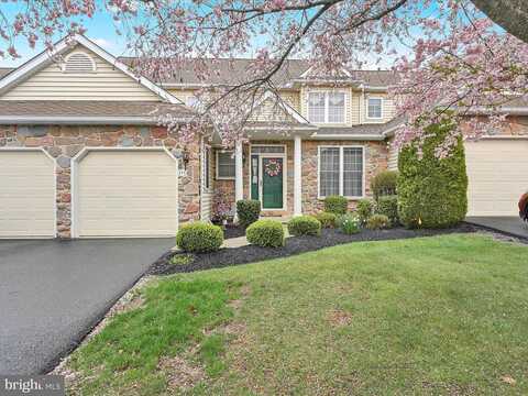 N Fountain Dr #7, YORK, PA 17402