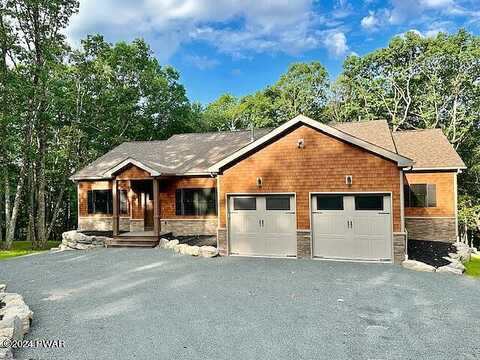 Visalia Court, Lords Valley, PA 18428
