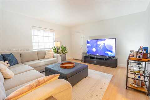 Ne 66Th St, Fort Lauderdale, FL 33308