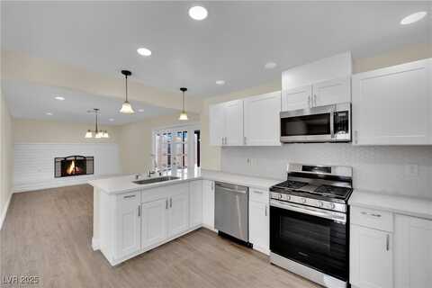 6436 Whippoorwill Way, Las Vegas, NV 89103