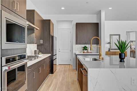 9002 Shifting Skye Street, Las Vegas, NV 89166