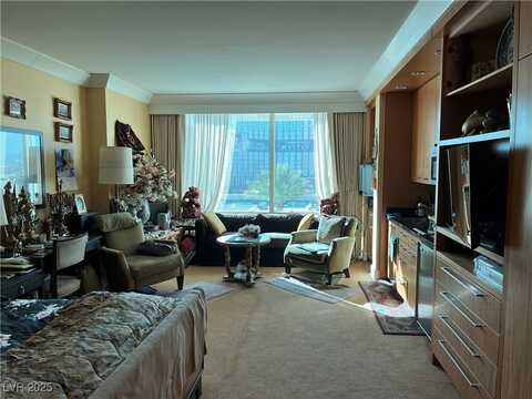 2000 N Fashion Show Drive, Las Vegas, NV 89109