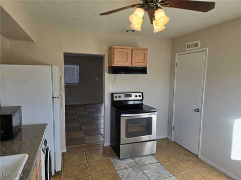 725 N 11th Street, Las Vegas, NV 89101