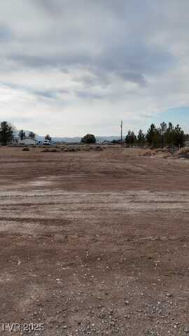 350 S Happy Lane, Pahrump, NV 89048