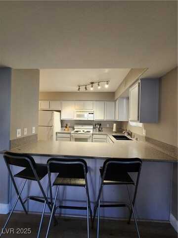 2725 S Nellis Boulevard, Las Vegas, NV 89121