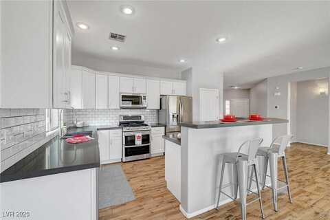 5919 Pavilion Lakes Avenue, Las Vegas, NV 89122