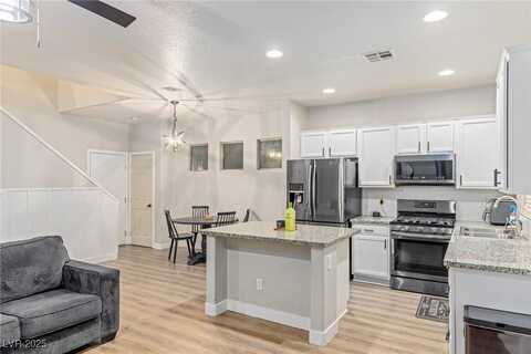 6525 Raven Hall Street, North Las Vegas, NV 89084