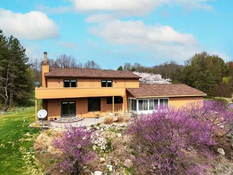 2990 E Baseline Road, Plainwell, MI 49080