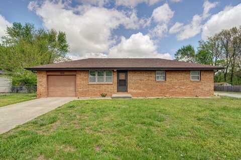1813 E Kentwood Street, Republic, MO 65738