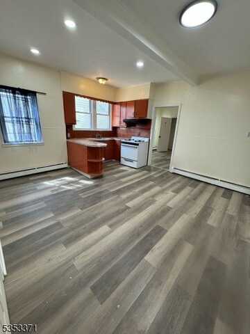 251 Franklin St, Elizabeth, NJ 07206