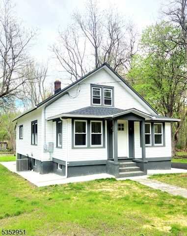 54 Bellows Ln, Montville, NJ 07082