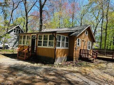 180 Coon Den Rd, Vernon, NJ 07422