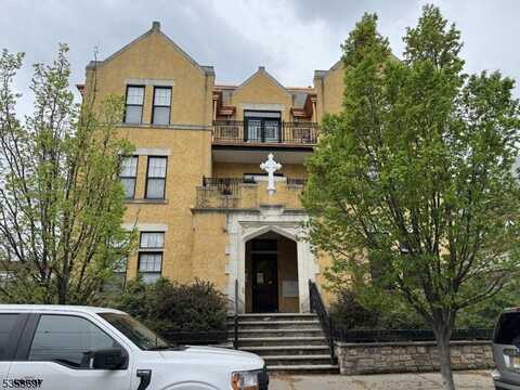 36 W 14Th St, Bayonne, NJ 07002
