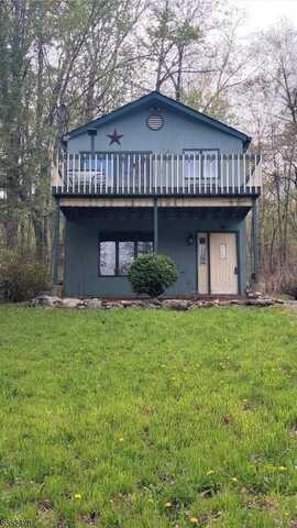 83 Lakeside Dr, Vernon, NJ 07461