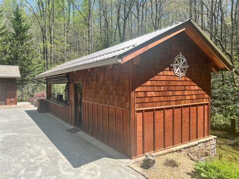 55 Wood Valley Road, Scaly Mountain, NC 28775