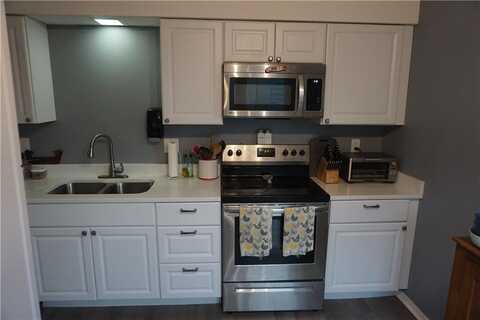6122 E 127TH Street, Grandview, MO 64030