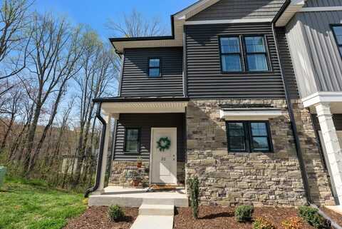 32 English Commons Drive, Lynchburg, VA 24501