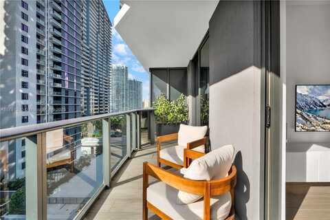 45 SW 9th St, Miami, FL 33130