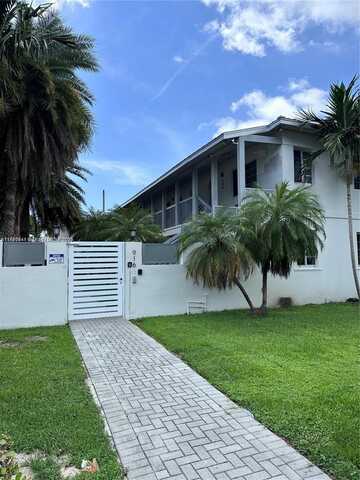 916 W 42nd St, Miami Beach, FL 33140