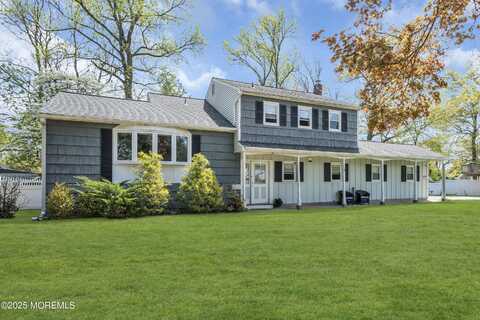 35 Bayberry Lane, Middletown, NJ 07748