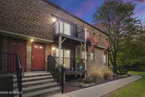 27 Ginger Court, Eatontown, NJ 07724