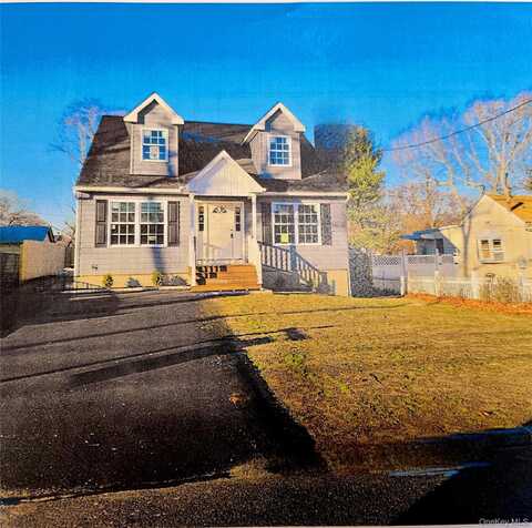 305 COMMACK Road, Shirley, NY 11967